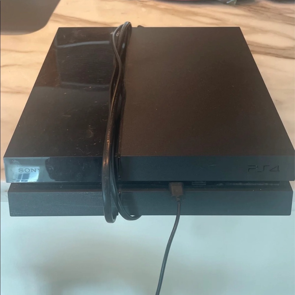 PlayStation 4 Console